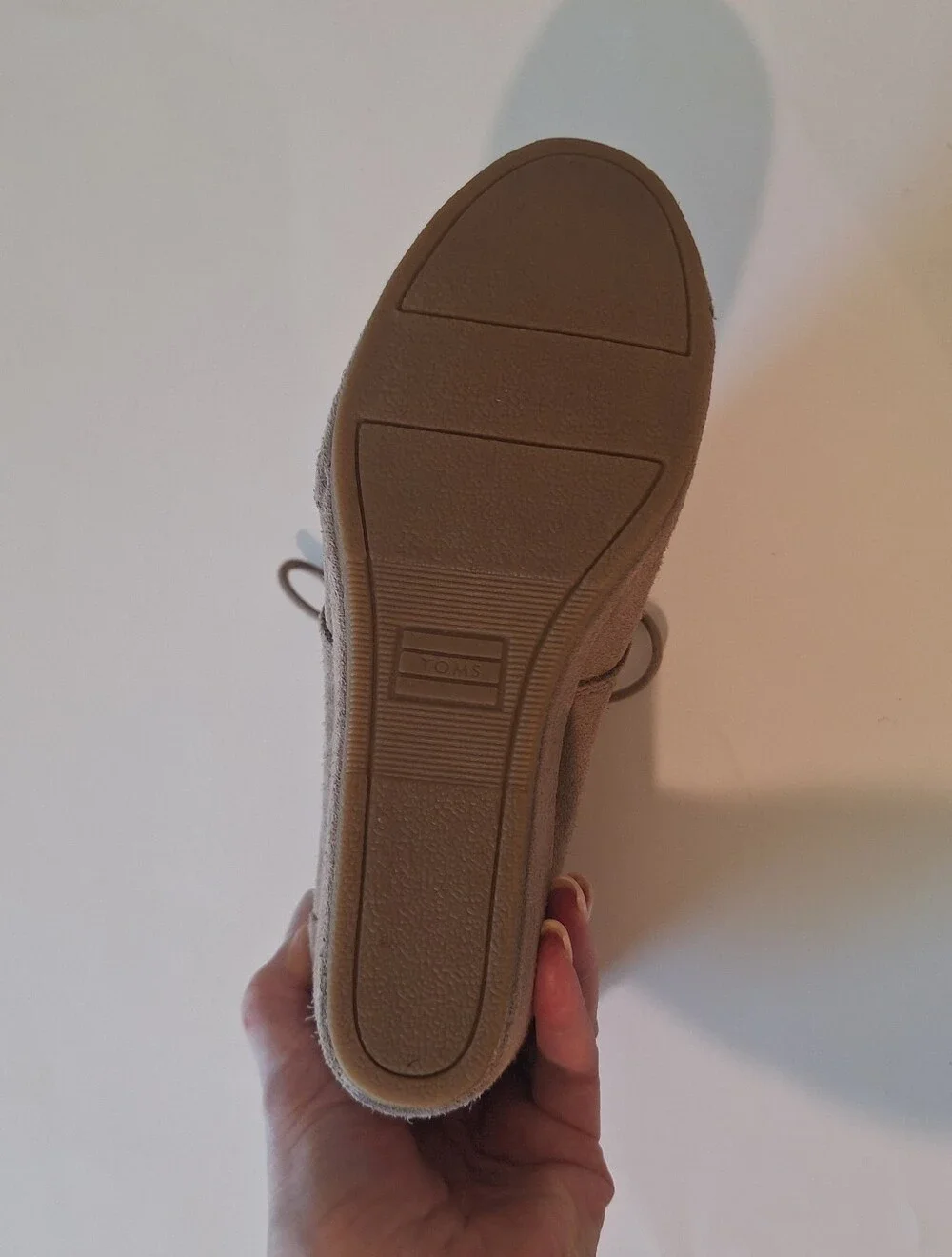 Toms Desert Wedge Taupe Suede Booties Size 8